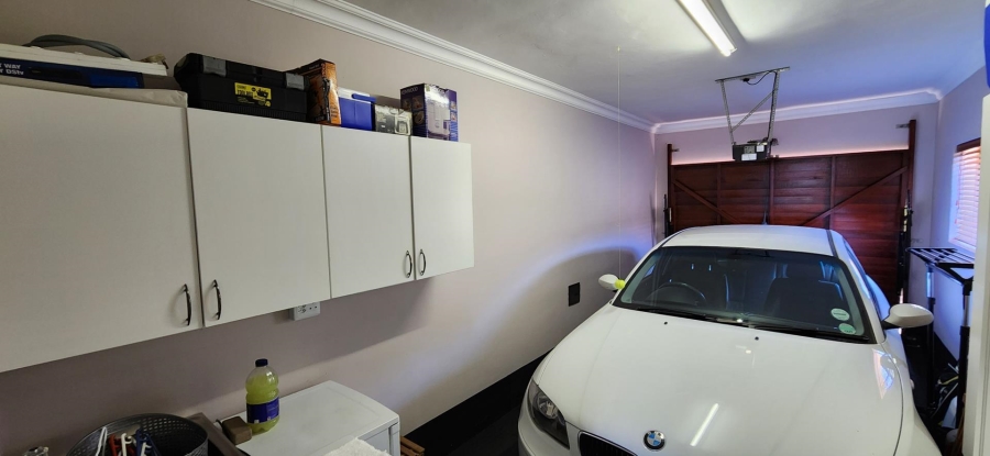 3 Bedroom Property for Sale in Seemeeu Park Western Cape